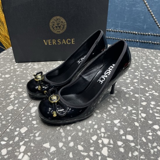 Versace Shoes Fashion shoes
 Top Quality