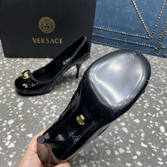 Versace Shoes Fashion shoes
 Top Quality