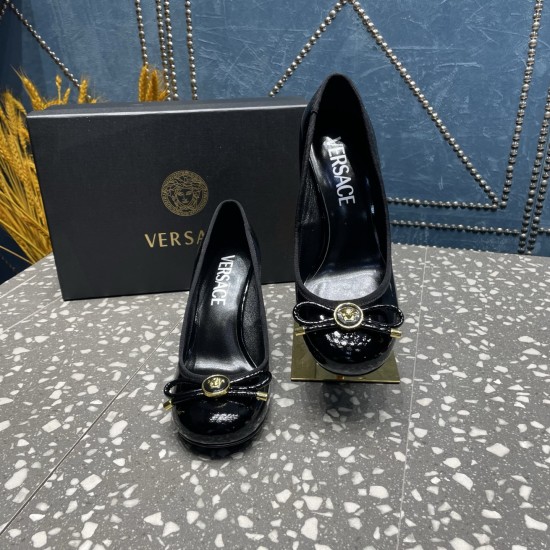 Versace Shoes Fashion shoes
 Top Quality