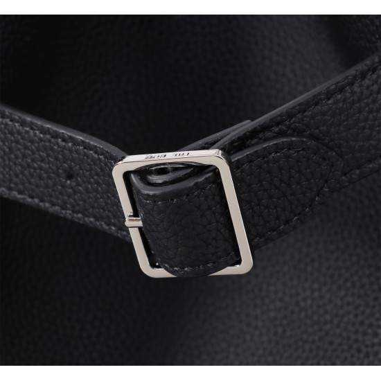 The Row Bags Top Quality
Small:26.20.18
Big:38.26.23