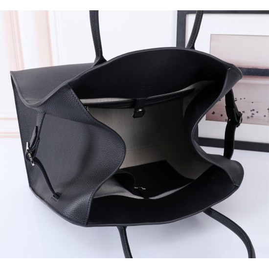 The Row Bags Top Quality
Small:26.20.18
Big:38.26.23