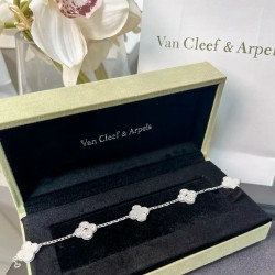 Van Cleef Jewelry Bracelet