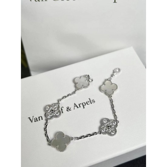 Van Cleef Jewelry Bracelet