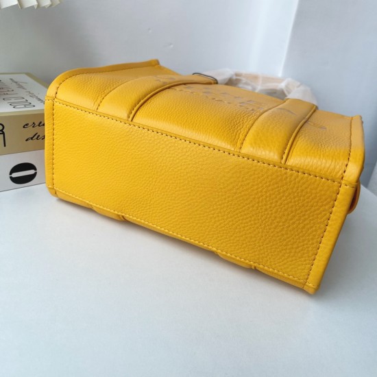 MJ Tote Full leather size: 41 * 34 * 15cm $140 Full leather medium size: 33 * 28 * 13cm $120 Full leather small size: 26 × 20 × 13cm $100 Fabric Large Size: 41 * 34 * 15cm $100 Medium size of fabric: 33 * 28 * 13cm $90 Fabric small size: 26 × 20 × 13cm $8