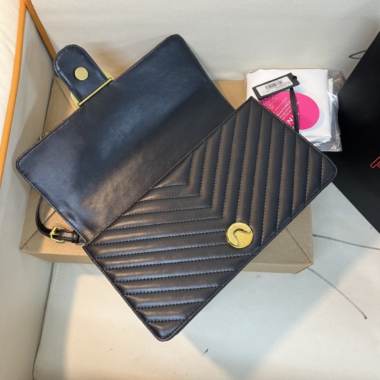 Pinko Bags Top Quality
21x13x6