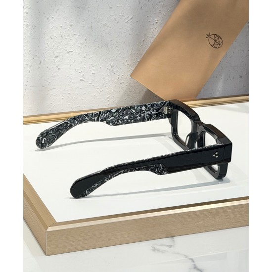 JACQUES MARIE MAGE.
Handmade in Japan. The frame is made of 10mm thick plate to create a vintage frame.
TOP QUALITY
MODEL：ASCARI
 SIZE：49口23-146 
018012Fit