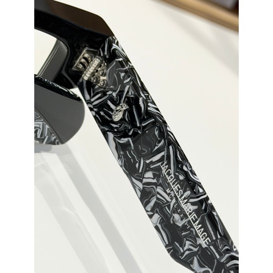 JACQUES MARIE MAGE.
Handmade in Japan. The frame is made of 10mm thick plate to create a vintage frame.
TOP QUALITY
MODEL：ASCARI
 SIZE：49口23-146 
018012Fit