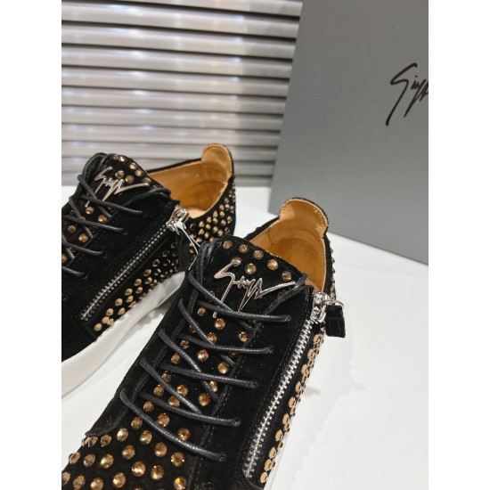 CL Shoes Casual shoes

 Top Quality