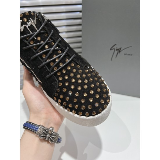 CL Shoes Casual shoes

 Top Quality