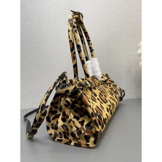 Prada Bags Top Quality
32x15.5x12cm