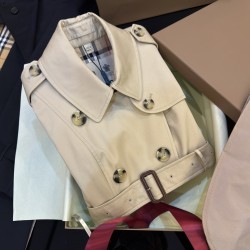 Burberry coat
uk4，6，8，10，12