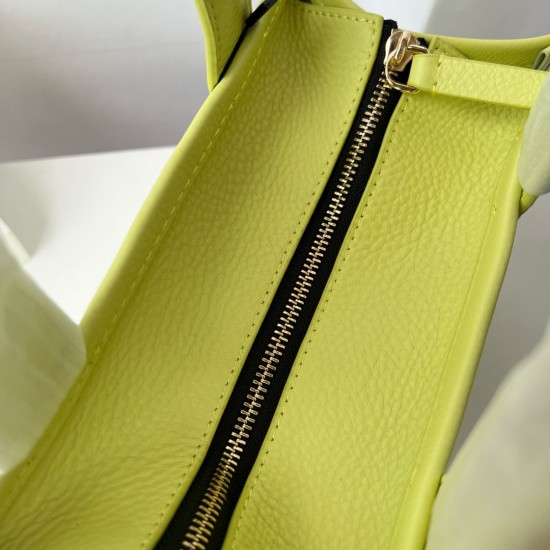 MJ Tote Full leather size: 41 * 34 * 15cm $140 Full leather medium size: 33 * 28 * 13cm $120 Full leather small size: 26 × 20 × 13cm $100 Fabric Large Size: 41 * 34 * 15cm $100 Medium size of fabric: 33 * 28 * 13cm $90 Fabric small size: 26 × 20 × 13cm $8