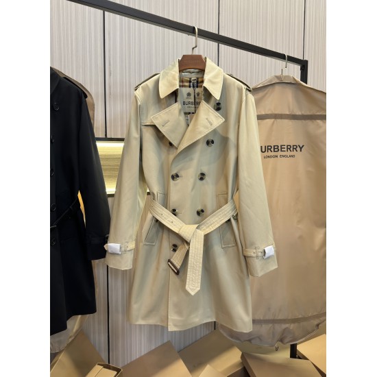 Burberry coat
uk4，6，8，10，12