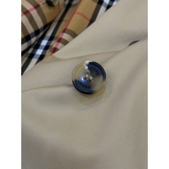 Burberry coat
uk4，6，8，10，12