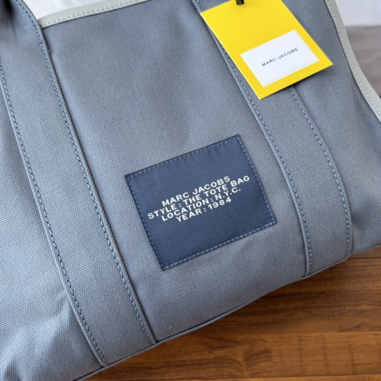 MJ Tote Full leather size: 41 * 34 * 15cm $140 Full leather medium size: 33 * 28 * 13cm $120 Full leather small size: 26 × 20 × 13cm $100 Fabric Large Size: 41 * 34 * 15cm $100 Medium size of fabric: 33 * 28 * 13cm $90 Fabric small size: 26 × 20 × 13cm $8