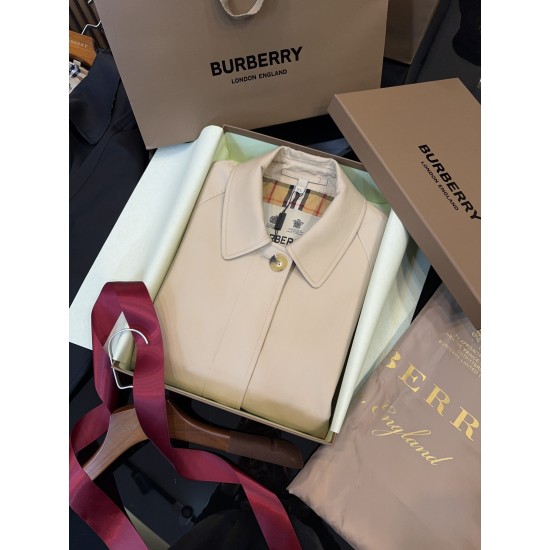 Burberry coat
uk4，6，8，10，12