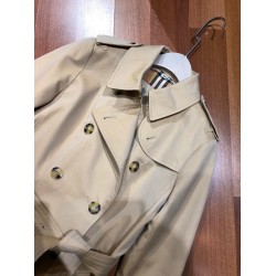 Burberry coat
uk4，6，8，10，12