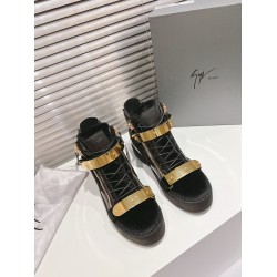 CL Shoes Casual shoes

 Top Quality