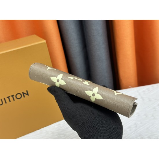 LV Bags High Quality Flip Wallet
