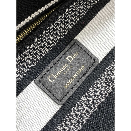 Dior Bags Top Quality
Five Grid