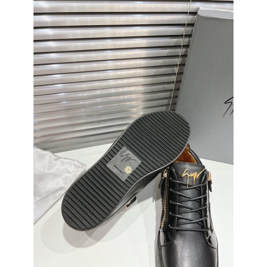 CL Shoes Casual shoes

 Top Quality