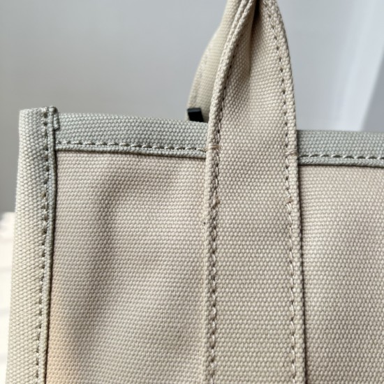 MJ Tote Full leather size: 41 * 34 * 15cm $140 Full leather medium size: 33 * 28 * 13cm $120 Full leather small size: 26 × 20 × 13cm $100 Fabric Large Size: 41 * 34 * 15cm $100 Medium size of fabric: 33 * 28 * 13cm $90 Fabric small size: 26 × 20 × 13cm $8