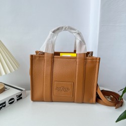 MJ Tote Full leather size: 41 * 34 * 15cm $140 Full leather medium size: 33 * 28 * 13cm $120 Full leather small size: 26 × 20 × 13cm $100 Fabric Large Size: 41 * 34 * 15cm $100 Medium size of fabric: 33 * 28 * 13cm $90 Fabric small size: 26 × 20 × 13cm $8