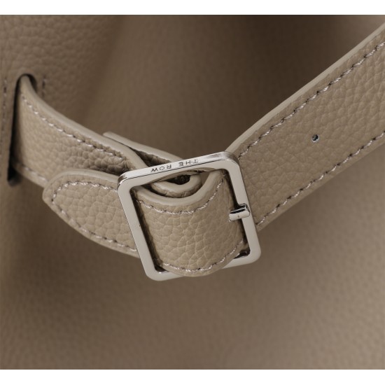 The Row Bags Top Quality
Small:26.20.18
Big:38.26.23