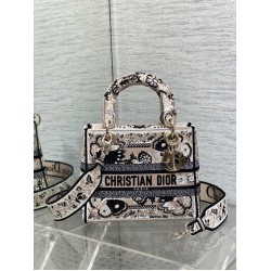 Dior Bags Top Quality
Five Grid