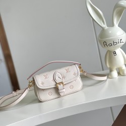 LV Bags Top Quality NANO DIANE
19*10.5*6