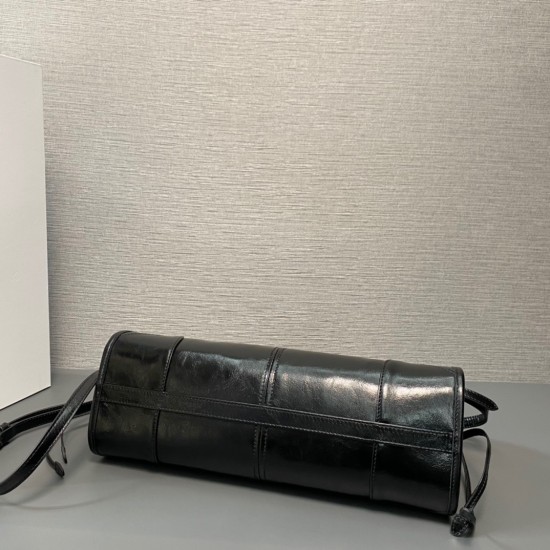 Prada Bags Top Quality
32x15.5x12cm