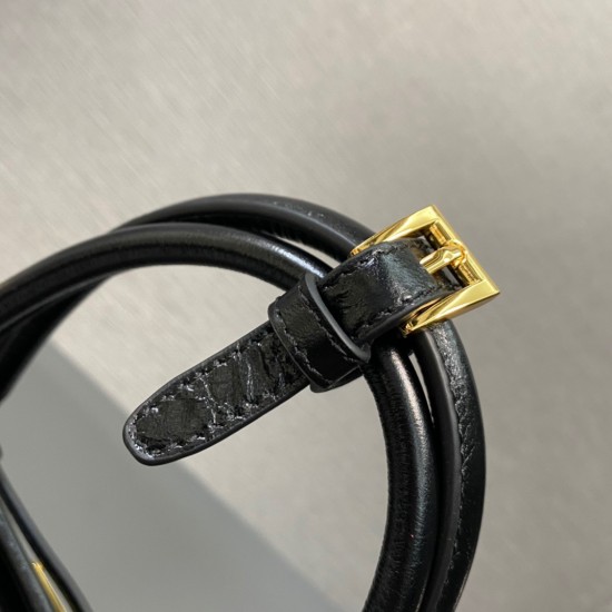 Prada Bags Top Quality
32x15.5x12cm