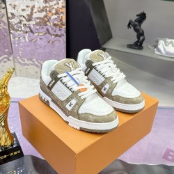 LV Shoes Top Quality
women 35-40 

men 39-45