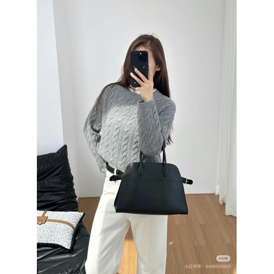 The Row Bags Top Quality
Small:26.20.18
Big:38.26.23