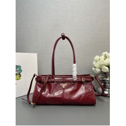 Prada Bags Top Quality
32x15.5x12cm