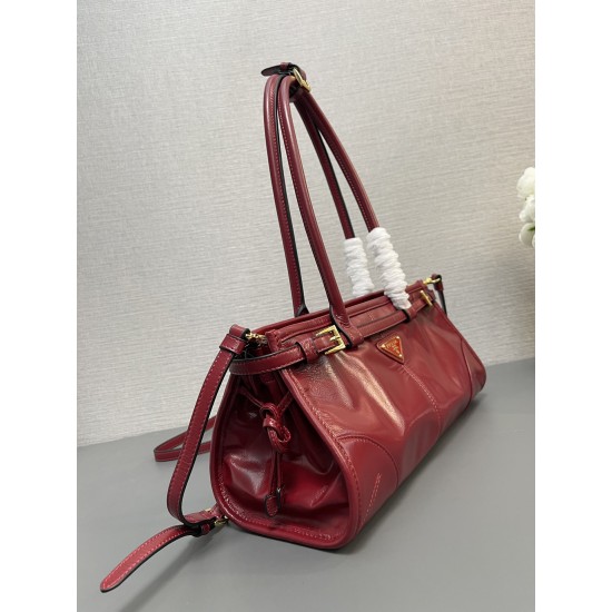 Prada Bags Top Quality
32x15.5x12cm
