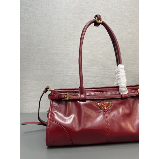 Prada Bags Top Quality
32x15.5x12cm