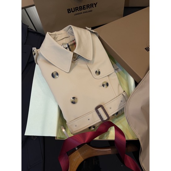 Burberry coat
uk4，6，8，10，12