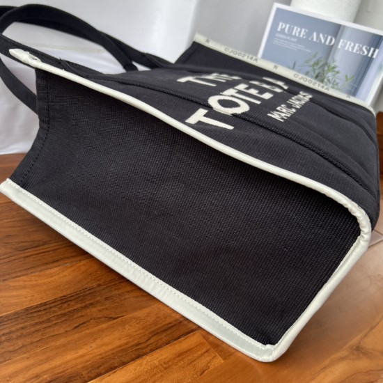 MJ Tote Full leather size: 41 * 34 * 15cm $140 Full leather medium size: 33 * 28 * 13cm $120 Full leather small size: 26 × 20 × 13cm $100 Fabric Large Size: 41 * 34 * 15cm $100 Medium size of fabric: 33 * 28 * 13cm $90 Fabric small size: 26 × 20 × 13cm $8