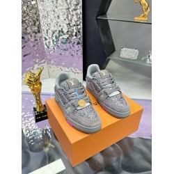 LV Shoes Top Quality
women 35-40 

men 39-45