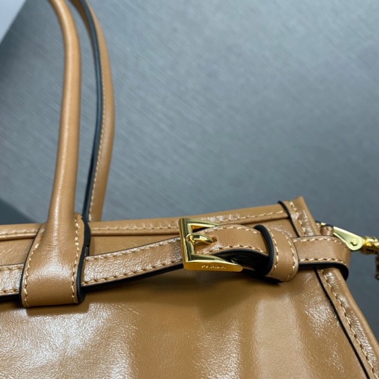 Prada Bags Top Quality
32x15.5x12cm