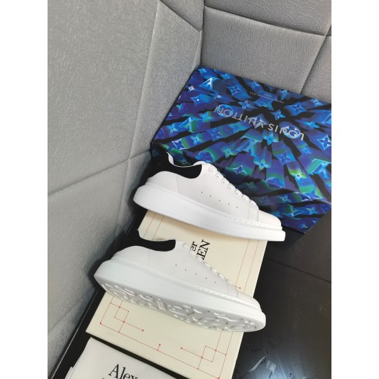 McQueen Shoes High Quality
women 35-40 

men 39-44