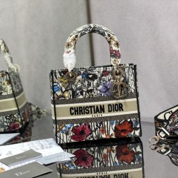 Dior Bags Top Quality
Five Grid