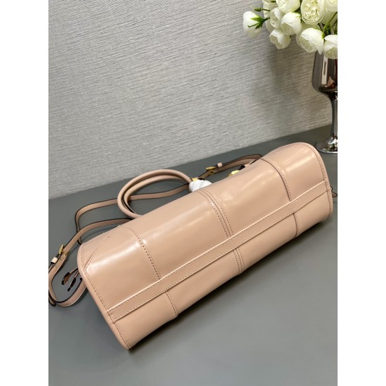 Prada Bags Top Quality
32x15.5x12cm