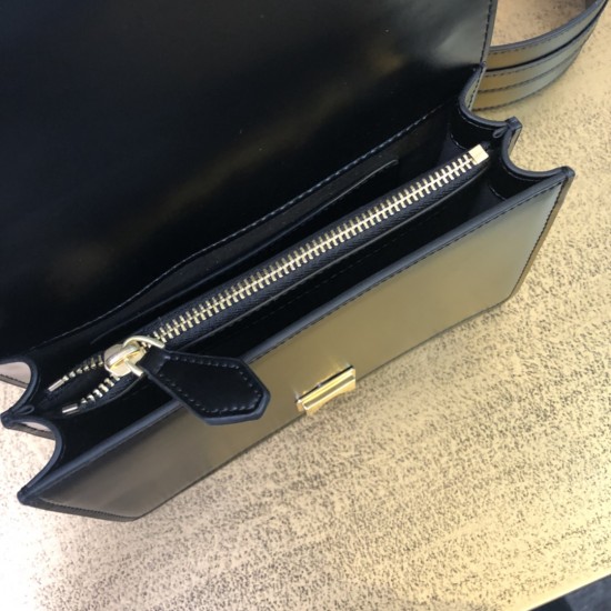 Pinko Bags Top Quality
21x13x6