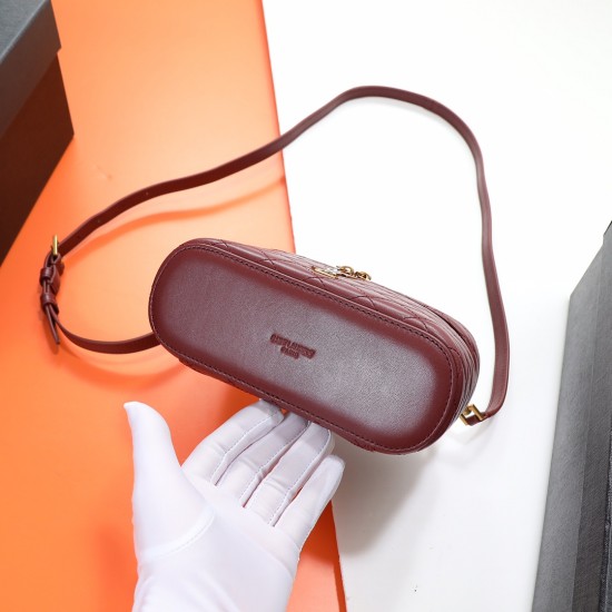 YSL Bags Top Quality
18×11×6.5 cm