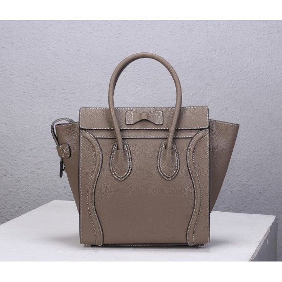 Celine Bags Top Quality 
Small size 20 * 20 * 8cm
Medium size 26 * 26 * 13cm
Large size 30 * 30 * 15cm
