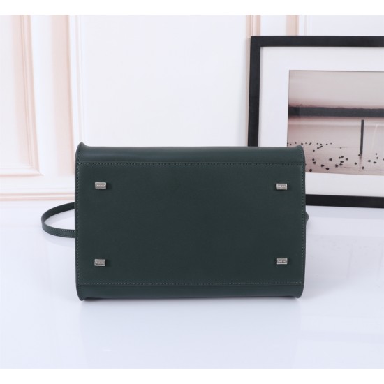 The Row Bags Top Quality
Small:26.20.18
Big:38.26.23