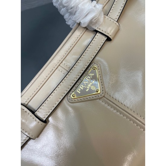 Prada Bags Top Quality
32x15.5x12cm