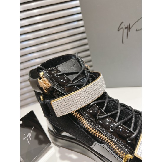 CL Shoes Casual shoes

 Top Quality